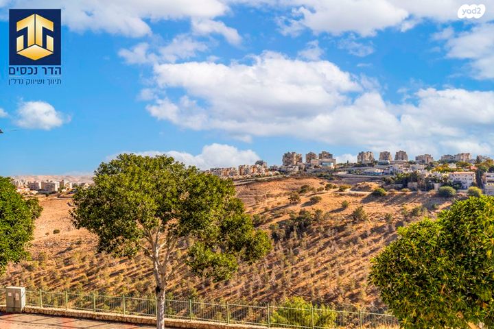 בית פרטי/ קוטג', הגיתית, כלי שיר, מעלה אדומים