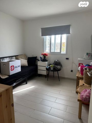 דו משפחתי, המרגלית, הפרחים, קרית גת