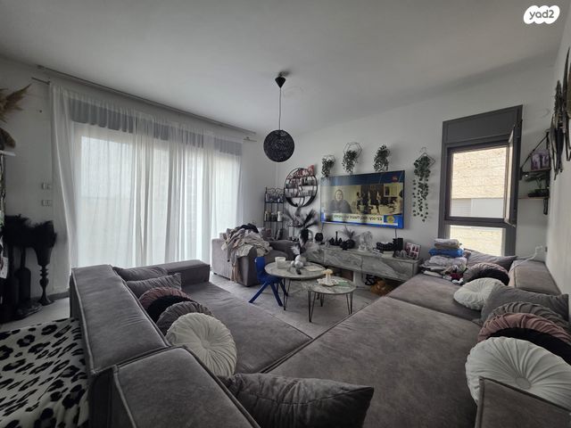 דירה, משכנות האומנים, קרית מוצקין