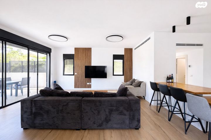 דו משפחתי, השזיף 14, נווה שלו, זכרון יעקב