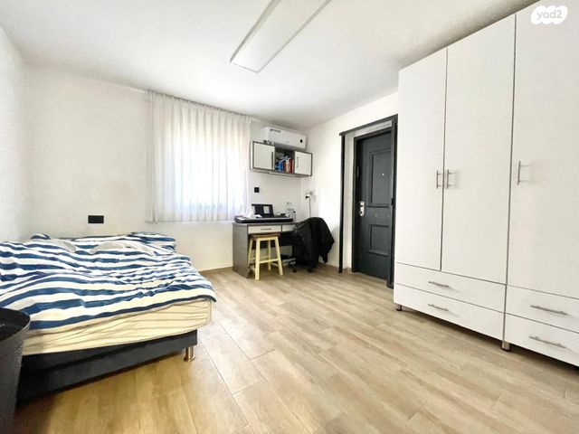 בית פרטי/ קוטג', יצחק משקה, סלע, רחובות