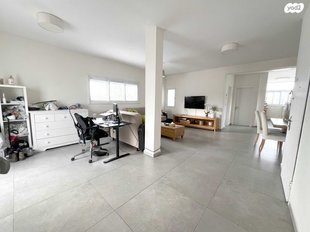 דירה, הרצליה