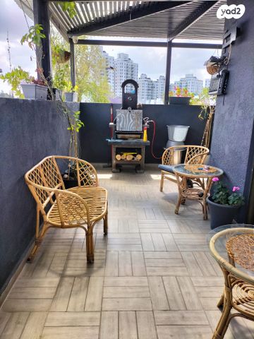 דופלקס, שדרות חיים וייצמן 12, המרכז האזרחי, רמלה