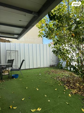 דו משפחתי, המרגלית, הפרחים, קרית גת