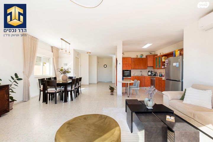 בית פרטי/ קוטג', הגיתית, כלי שיר, מעלה אדומים