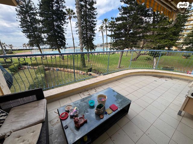 בית פרטי/ קוטג', שדרות מנחם בגין, גבעת אולגה, חדרה