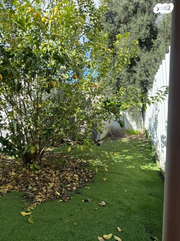 דו משפחתי, המרגלית, הפרחים, קרית גת