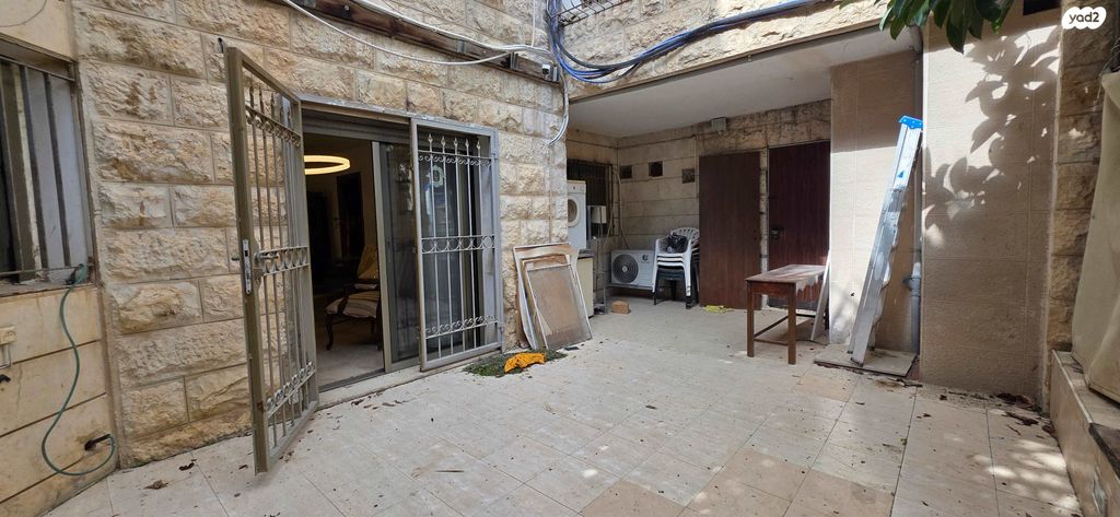 דירת גן, עולי הגרדום, ארמון הנציב, תלפיות מזרח, ירושלים