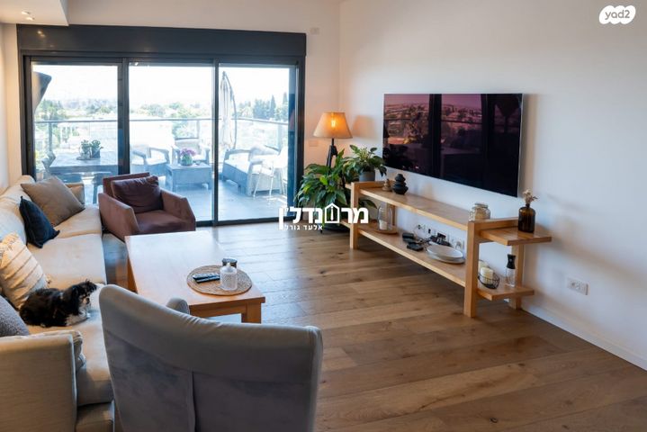 דירה, י.ל. ברוך, הרצליה