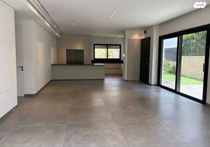 דירת גן, שולמית אלוני 3, בצל האורנים, קרית טבעון