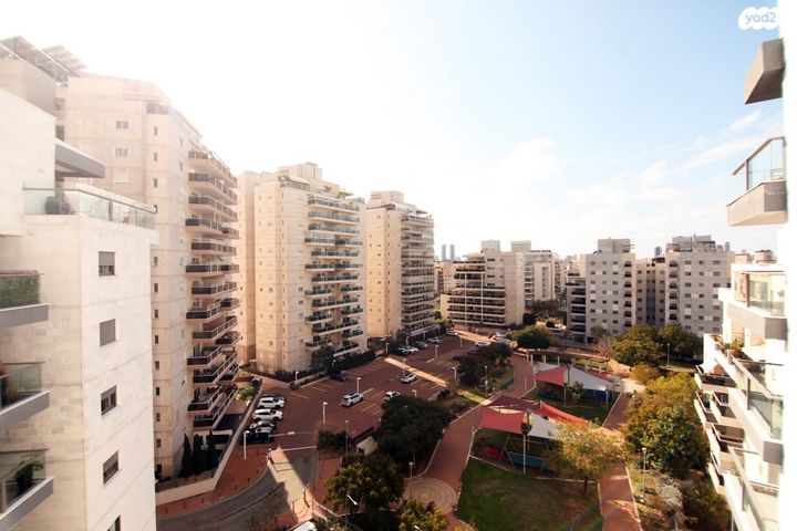 דירה, הרב נריה 3, קרית השרון, נתניה