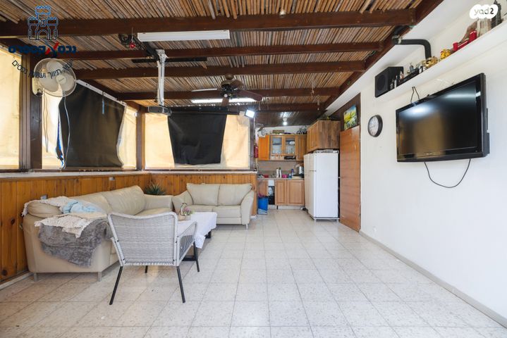 גג/ פנטהאוז, הגפן, באר יעקב