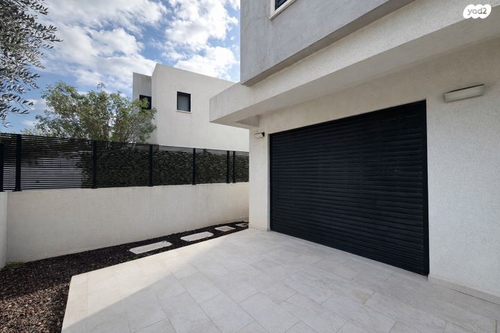 דו משפחתי, השזיף 14, נווה שלו, זכרון יעקב