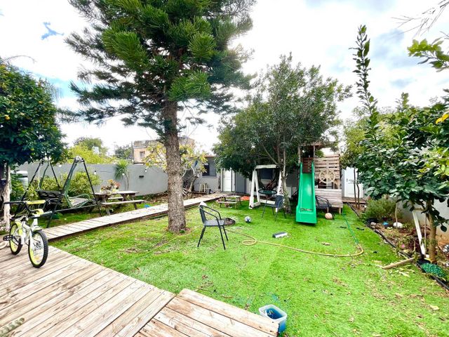 בית פרטי/ קוטג', יצחק משקה, סלע, רחובות