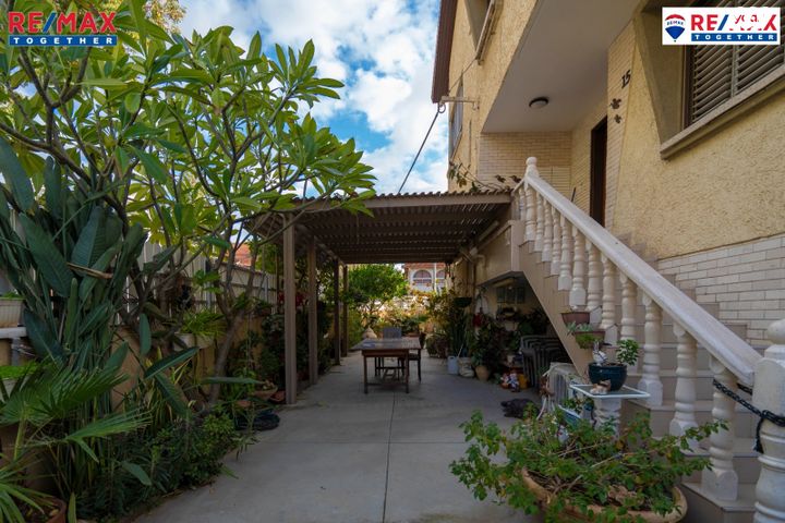 דו משפחתי, הגולשים 15, רובע ד', אשדוד