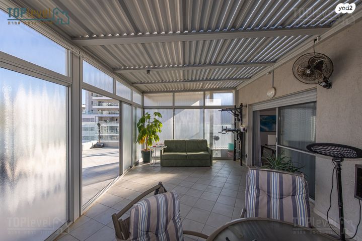 גג/ פנטהאוז, שדרות מנחם בגין 10, החותרים, טירת כרמל