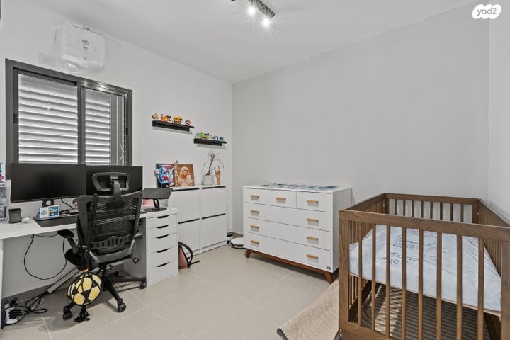 דירה, יצחק נבון, מורשת, מודיעין מכבים רעות