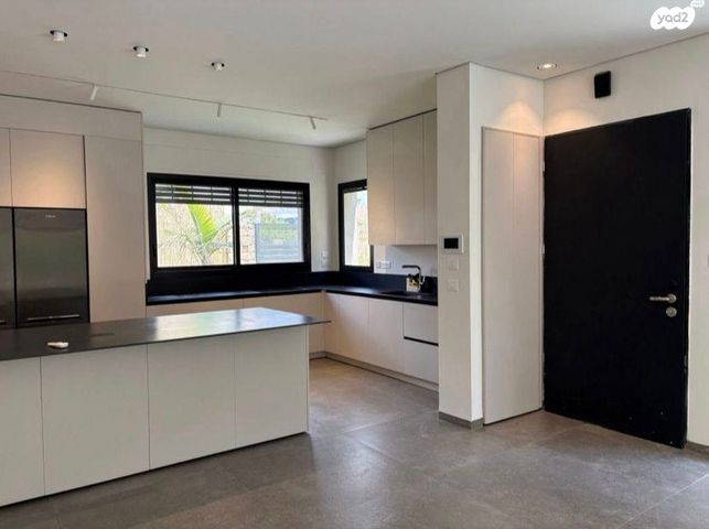 דירת גן, שולמית אלוני 3, בצל האורנים, קרית טבעון