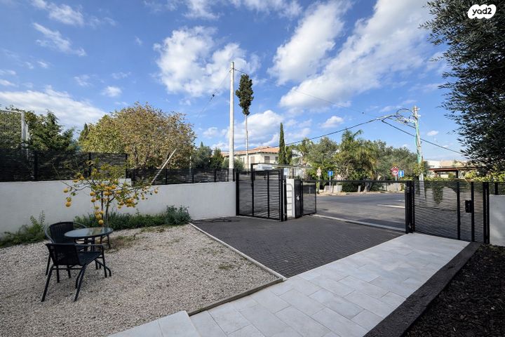 דו משפחתי, השזיף 14, נווה שלו, זכרון יעקב