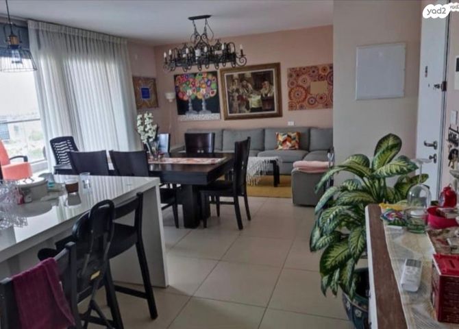 דירה, יוסף אבו, נתיבות מערב, נתיבות