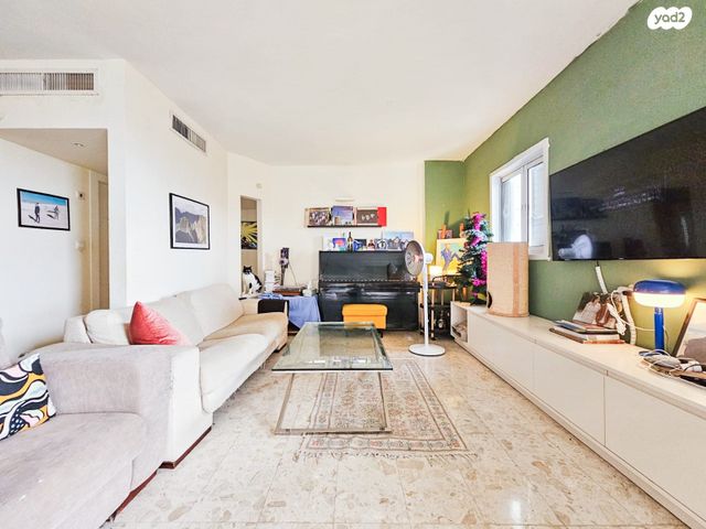 דירה, כפר גנים ב, פתח תקווה