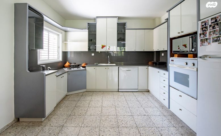 דירה, הצנחנים 22, מחנה יהודה, פתח תקווה