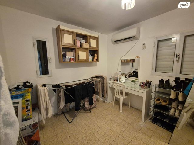 דירה, הרב חזני, בבא סאלי, נתיבות