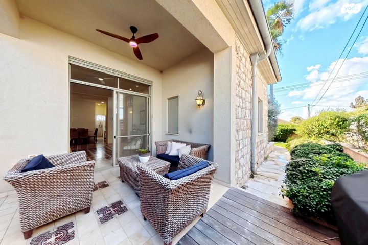 דו משפחתי, מושבה מרכז, זכרון יעקב