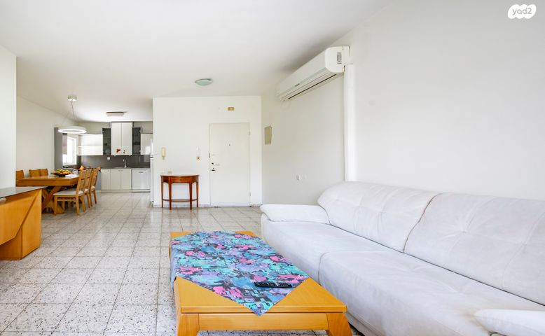 דירה, הצנחנים 22, מחנה יהודה, פתח תקווה