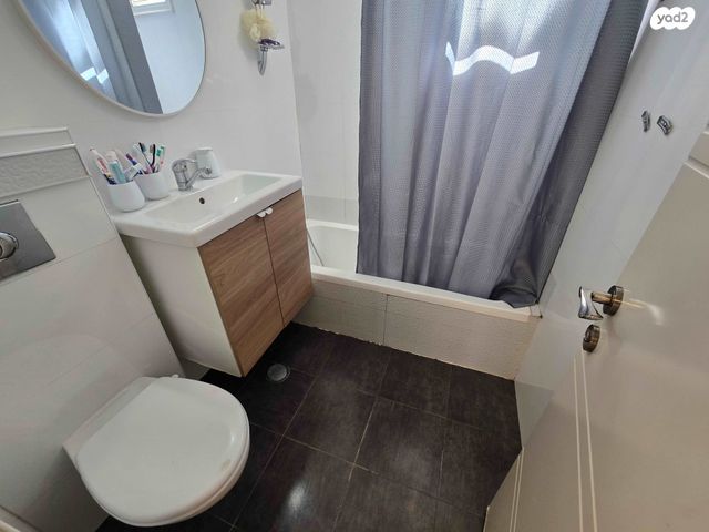 דירה, אבני החושן, אבני החושן, מעלה אדומים