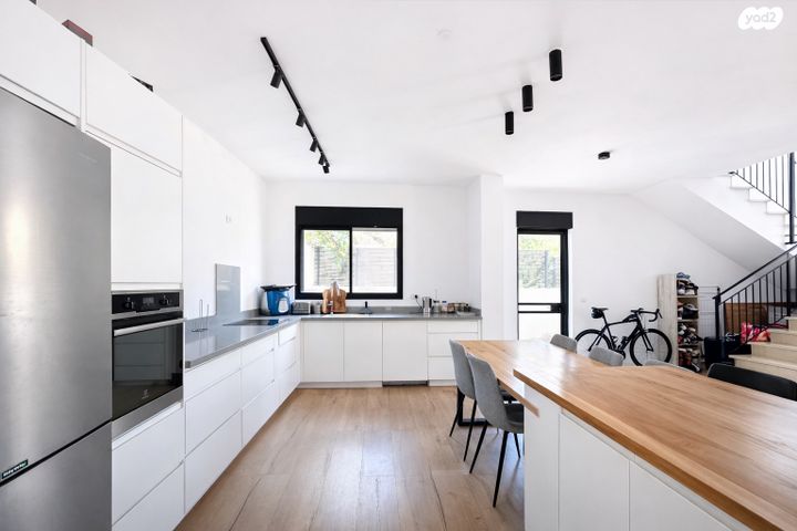 דו משפחתי, השזיף 14, נווה שלו, זכרון יעקב