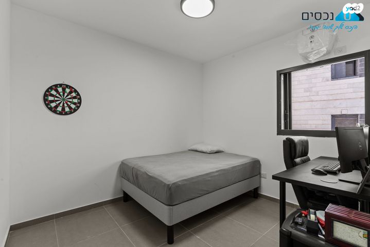 דירה, יצחק נבון, מורשת, מודיעין מכבים רעות