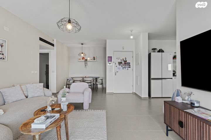 דירה, יצחק נבון, מורשת, מודיעין מכבים רעות