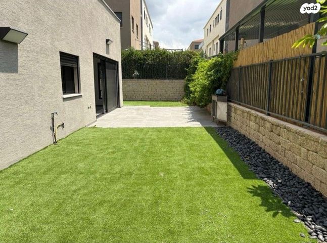 שולמית אלוני 3