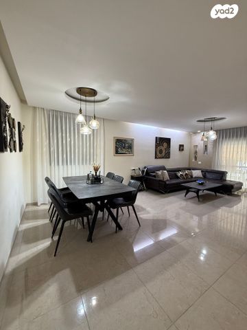 נווה זאב, נאות אילן