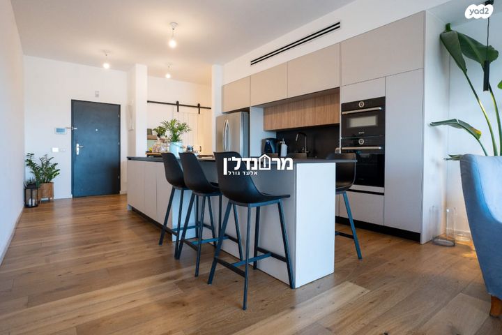 דירה, י.ל. ברוך, הרצליה