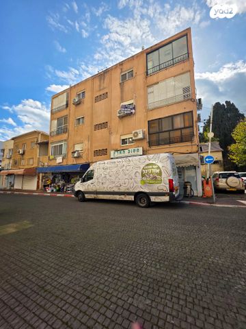 שדרות רוטשילד 13