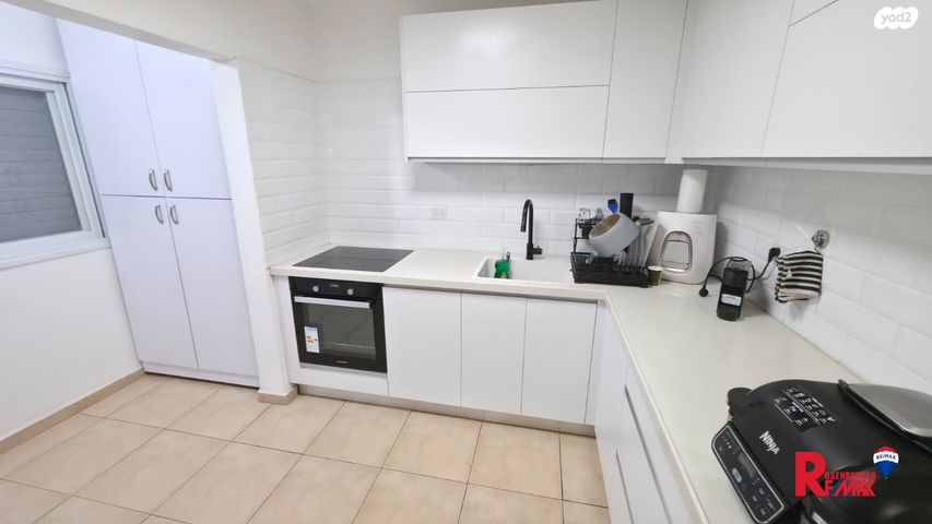 דירה, דוד צדוק 26, בן גוריון, חולון