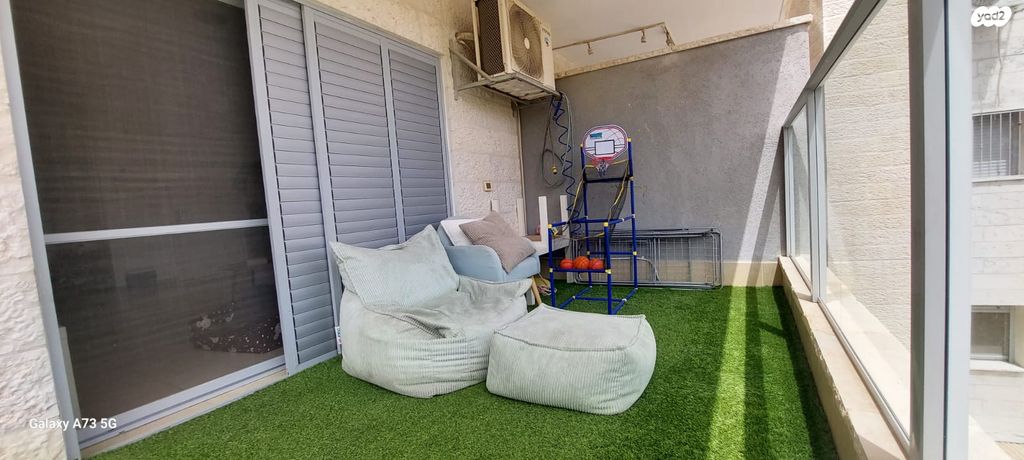 דירה, הרב ישעיהו דולגין, חומת שמואל, הר חומה, ירושלים