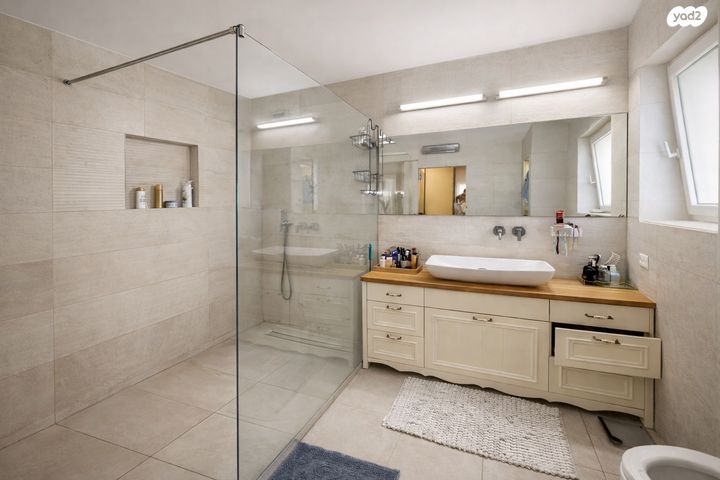 בית פרטי/ קוטג', נאות הפרחים, גן יבנה