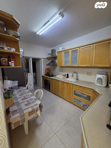 דירת גן, הפרפר, קרית ביאליק