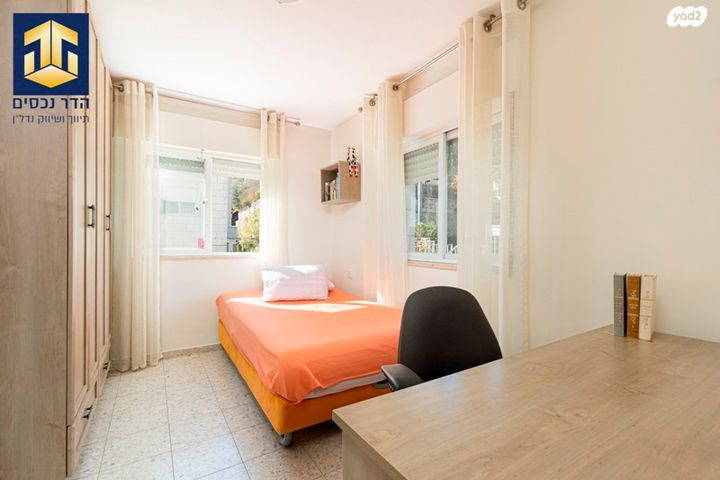 בית פרטי/ קוטג', הגיתית, כלי שיר, מעלה אדומים