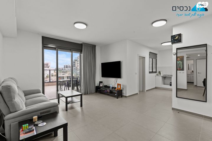 דירה, יצחק נבון, מורשת, מודיעין מכבים רעות