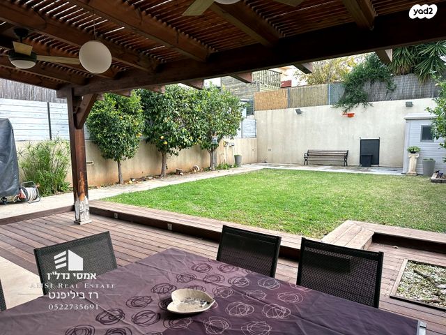 בית פרטי/ קוטג', נאות הפרחים, גן יבנה