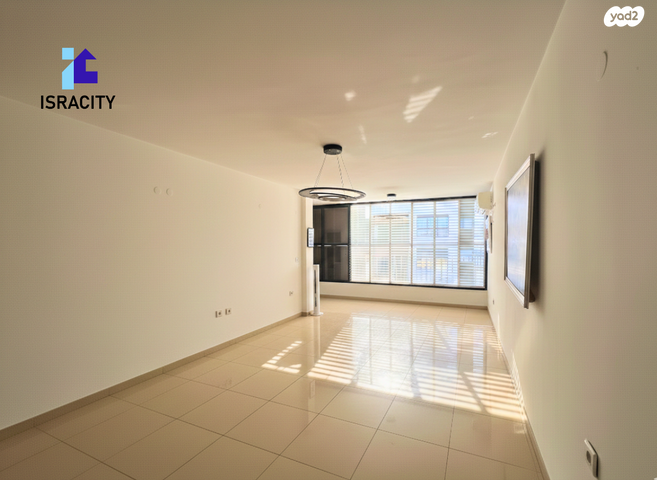 מרום נווה, רמת יצחק