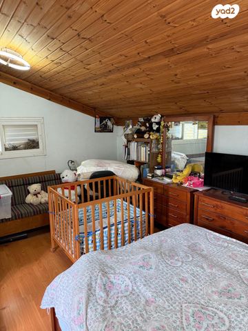 בית פרטי/ קוטג', יגאל ידין, קרית הפרחים - 2005, רעננה