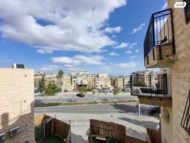 דירה, אדמונד פלג, נווה יעקב, ירושלים