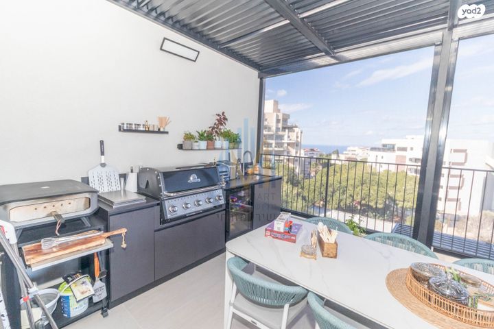 דירה, שדרות מוריה, מרכז הכרמל, חיפה