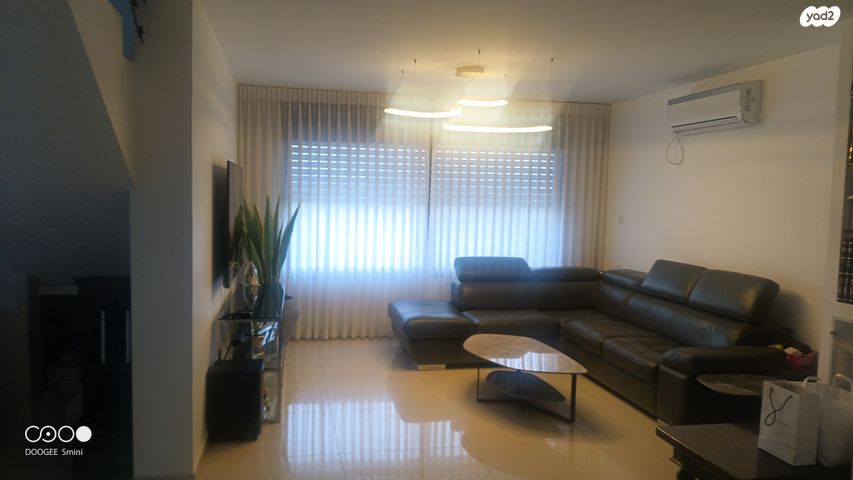 דופלקס, שמעון הצדיק, אלעד