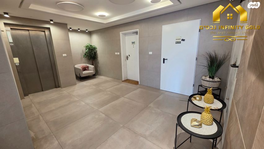 דירה, רקפת 20, הפרחים, חריש